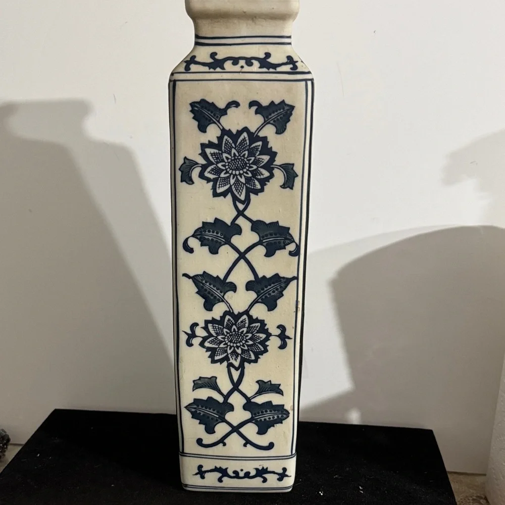Elegant Vintage Hand painted Blue and White Floral  Chinoiserie vase